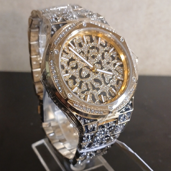 Micheal Kors Leopard Pattern Crystal Gold Tone Womens Watch - Picture 1 of 10